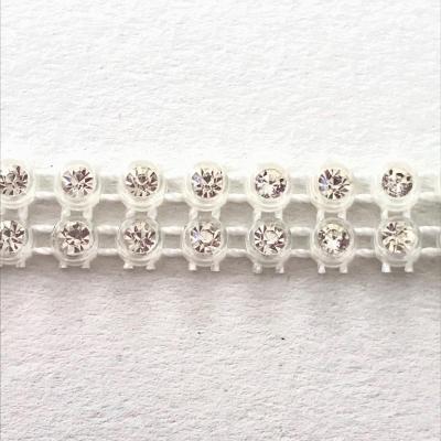 Bande de strass à coudre base plastique 3mm 2 rangs