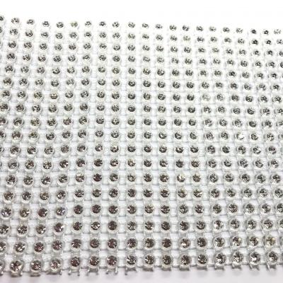 Bande de strass à coudre base plastique 4mm 18 rangs