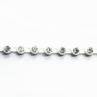 Galon de strass a coudre cristal base plastique blanc strass cristal 2mm